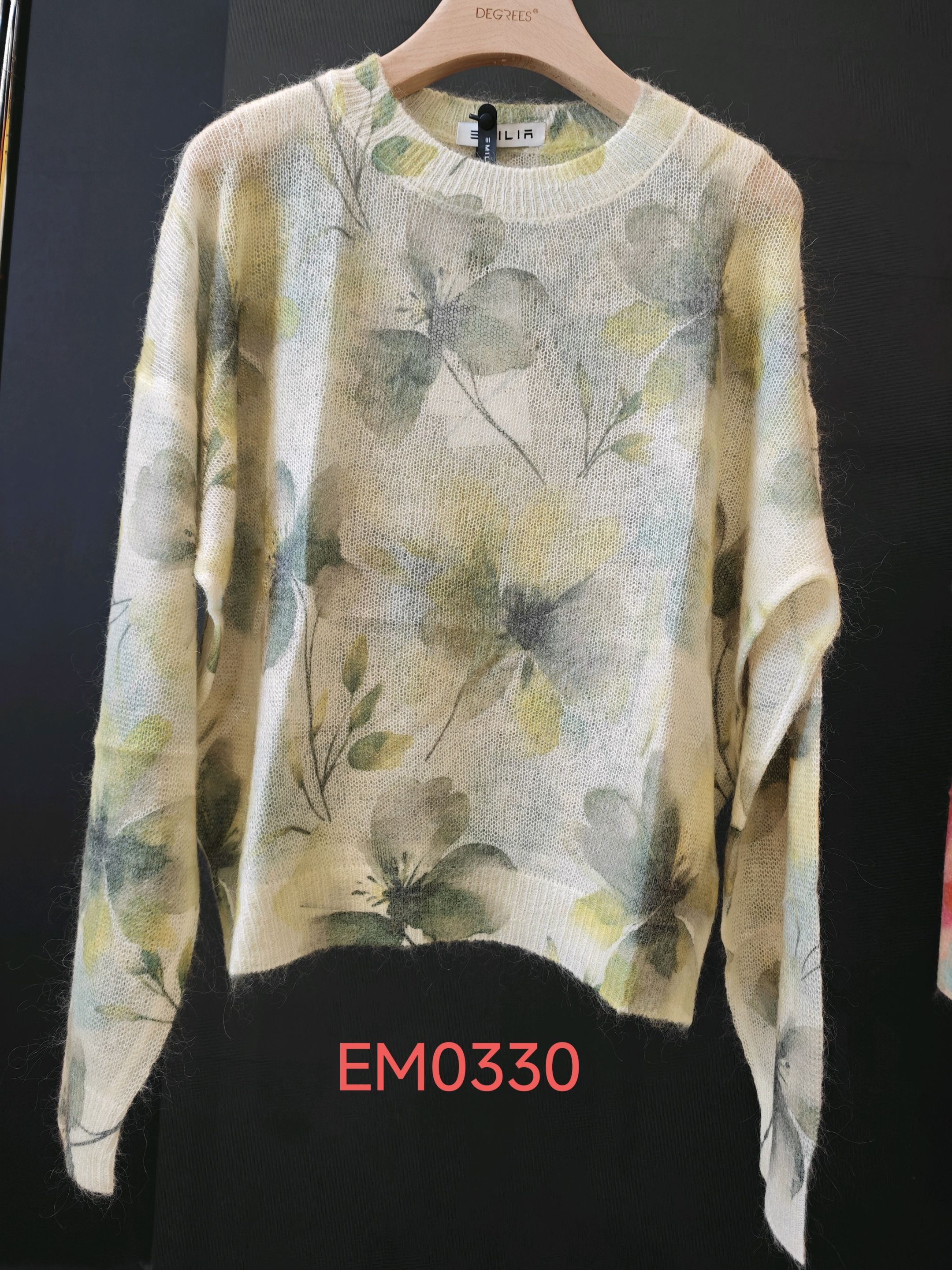 Sweter z dużymi kwiatami