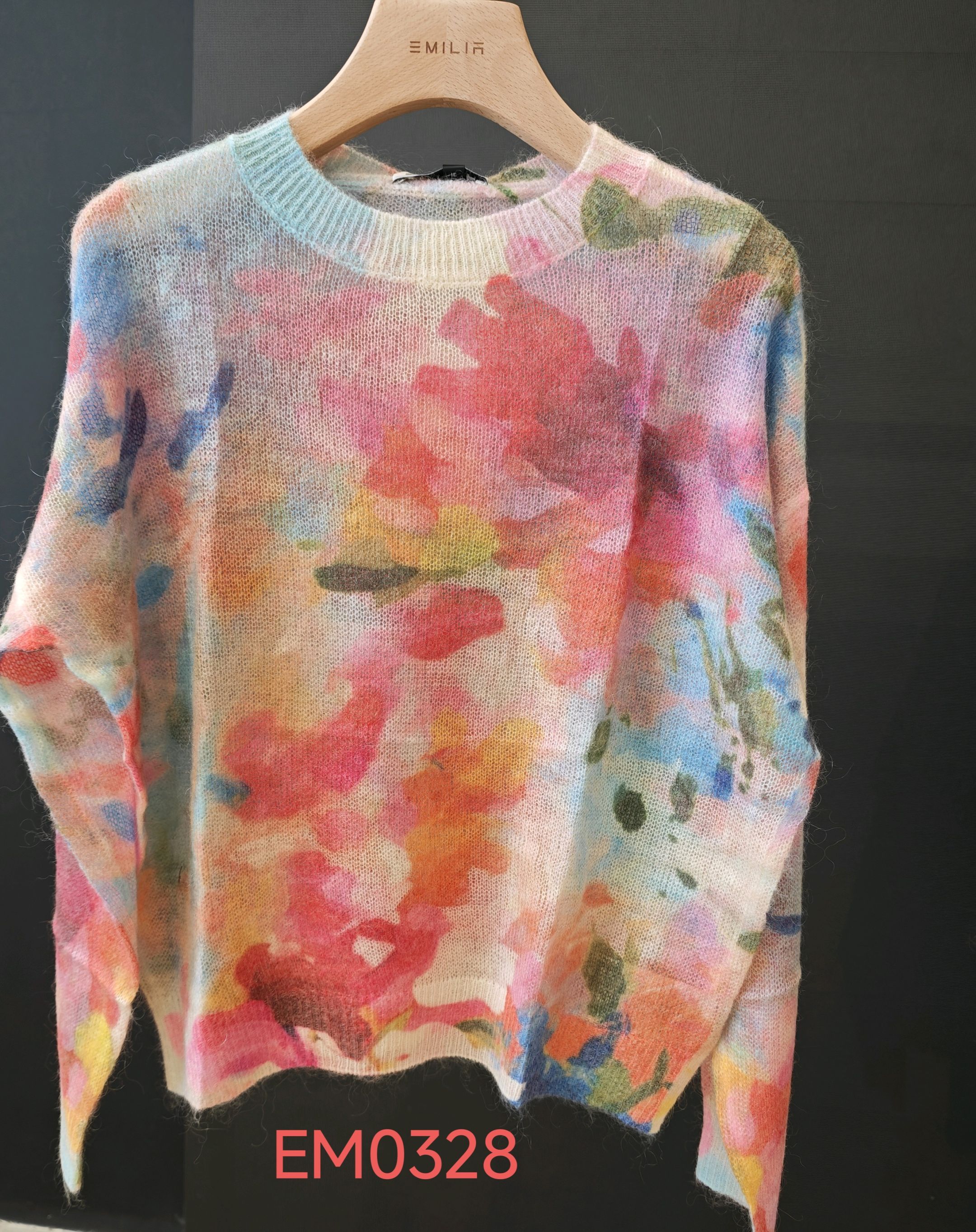 Sweter luźny z abstrakcją