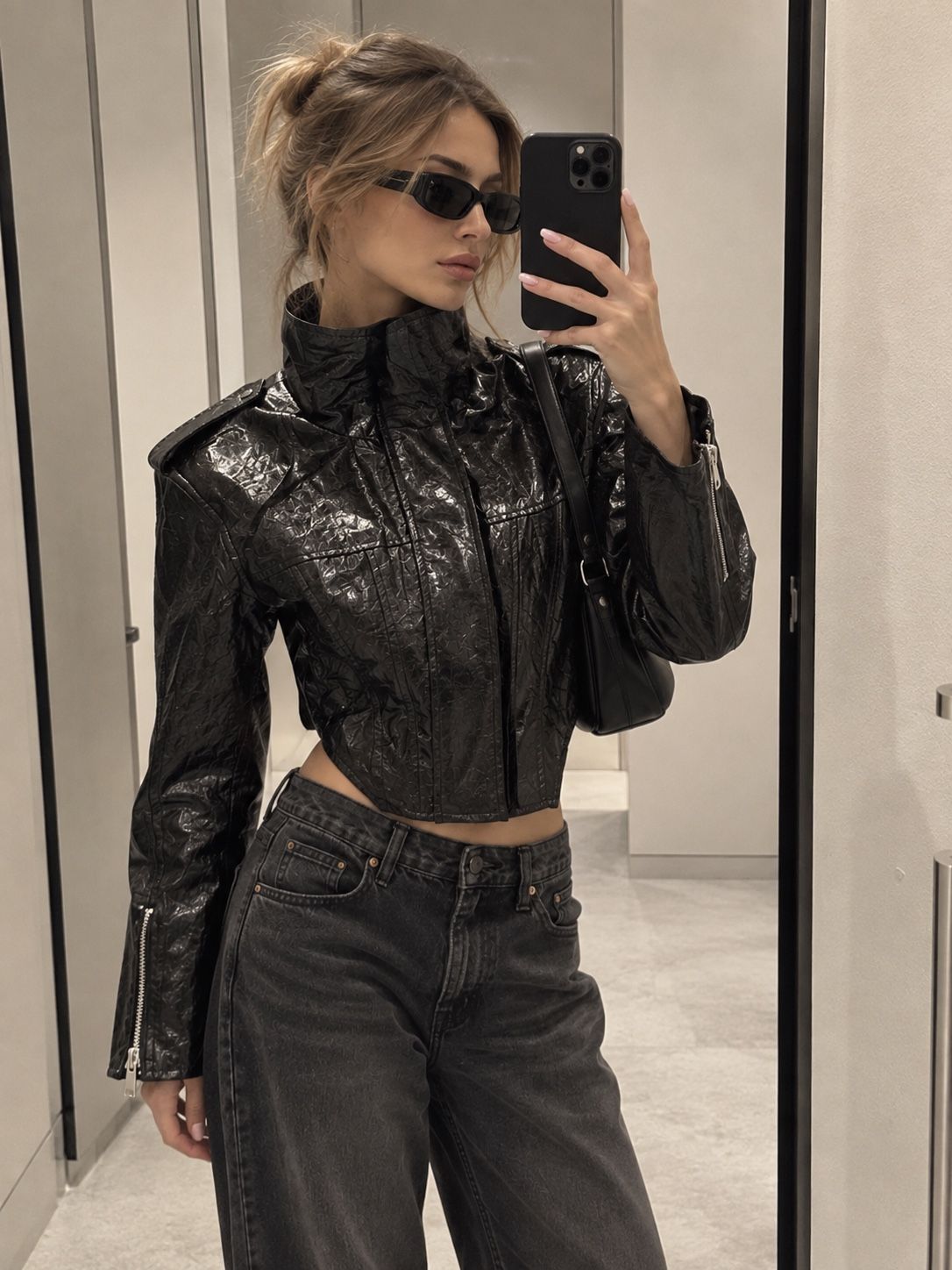 Kurtka Cropped Taliowana Ze Stójką