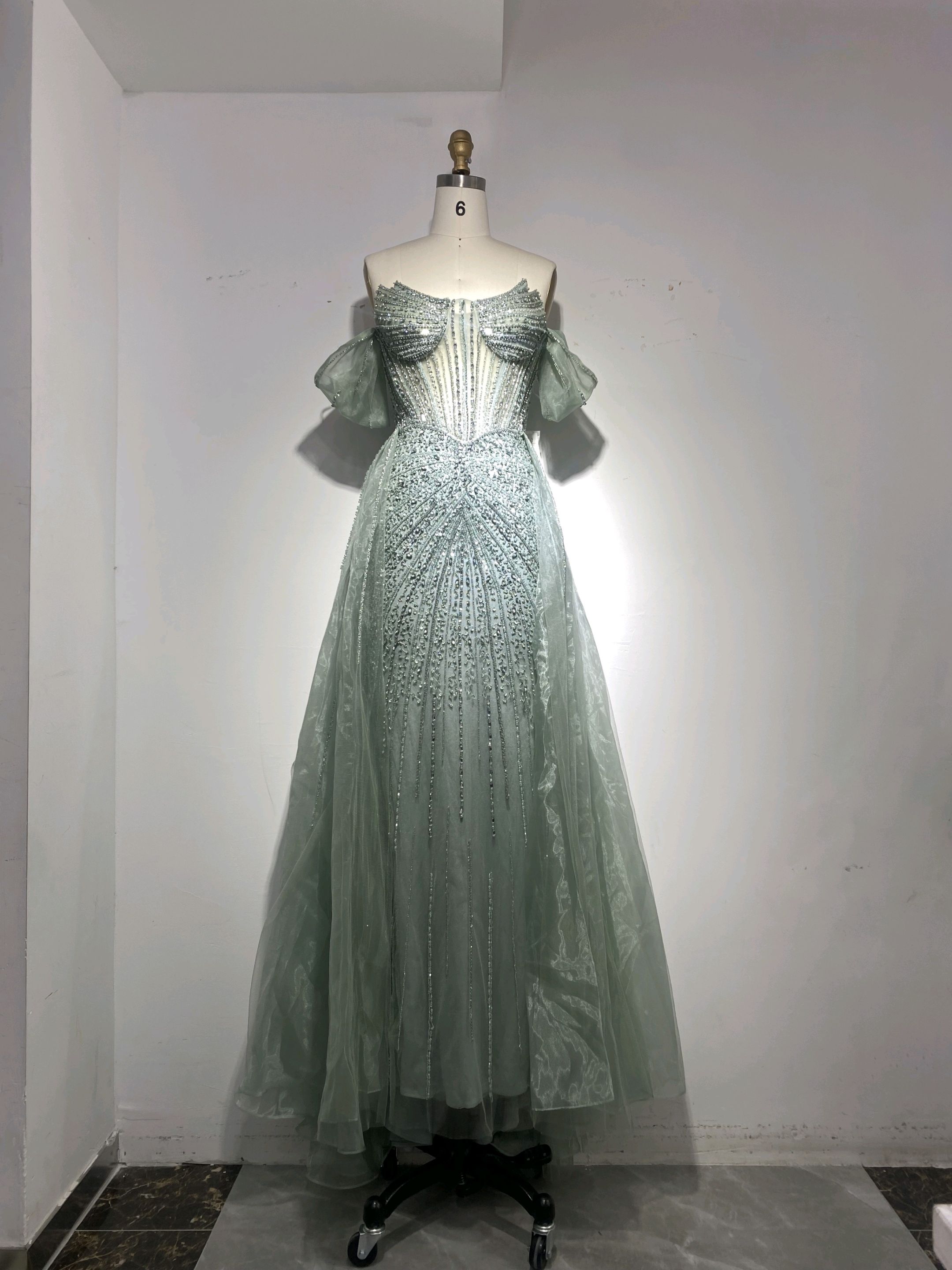 Sukienka gorsetowa maxi z bufkami